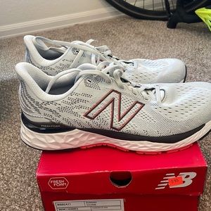 New Balance 880 SIZE: 11.5